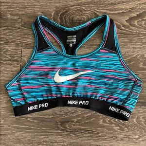 Nike pro sports bra